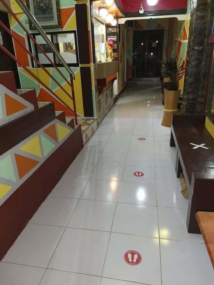 טאגבילראן סיטי Constrell Pension House מראה חיצוני תמונה
